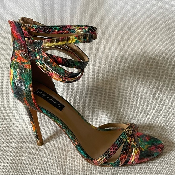 Alejandra G heels - Picture 2 of 11